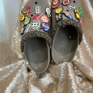 CROCS Kids Slippers - Charcoal with Fun Charms